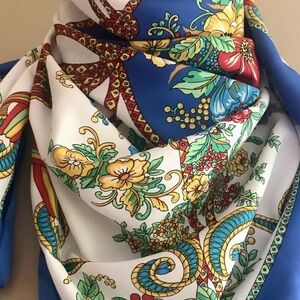 LIVELY vintage floral scarf